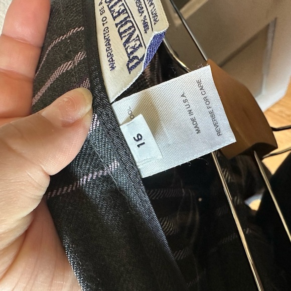 Pendleton VTG pleated skirt 100% Virgin Wool - Picture 4 of 5